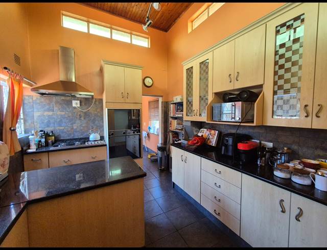 4 BEDROOM HOUSE FOR SALE IN VANDERBIJLPARK SE 2